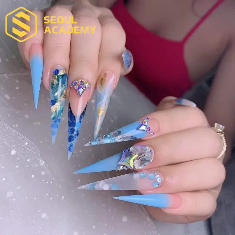 Nail Oanh Lê luôn đem lại cho khách hàng những mẫu nail độc đáo và tinh tế