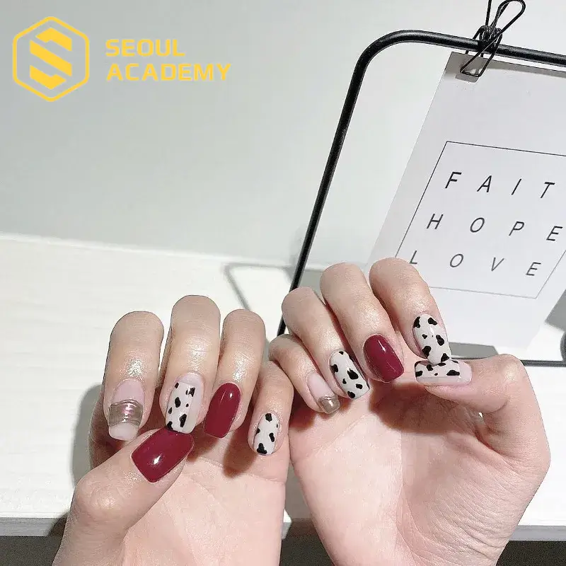 Đội ngũ kỹ thuật viên Tam Phuong Nails giàu kinh nghiệm và luôn nhiệt tình sẵn sàng hỗ trợ tư vấn