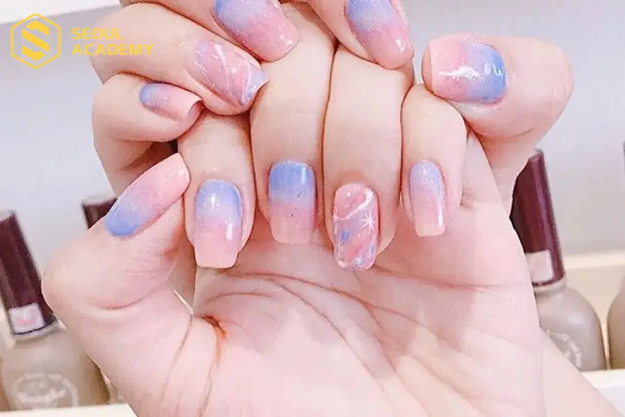 Có nhiều kiểu nail thiết kế thủ công, đa dạng màu sắc là điểm mạnh nổi bật của Bora Nail Bar
