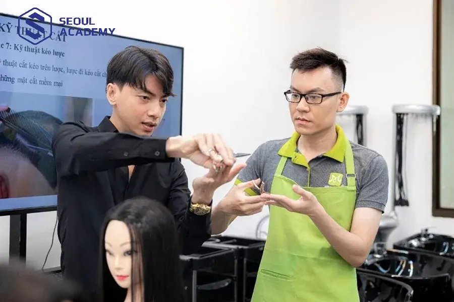 Bên cạnh những cơ hội, tuổi 30 cũng cần vượt qua các thách thức khi học nghề ở độ tuổi này