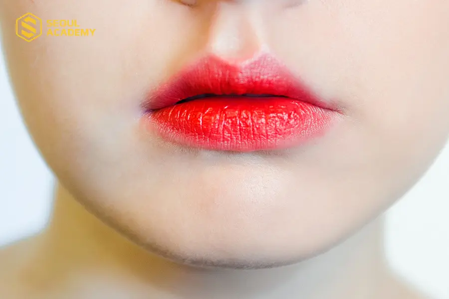 Môi màu xí muội tạo nét trẻ trung, năng động