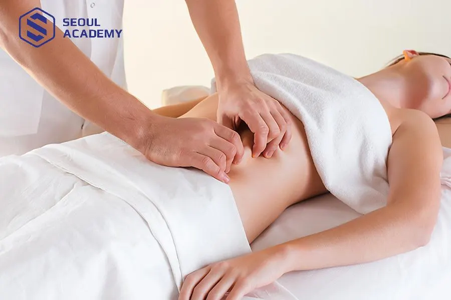 Massage bụng giúp trị liệu trở nên săn chắc hơn