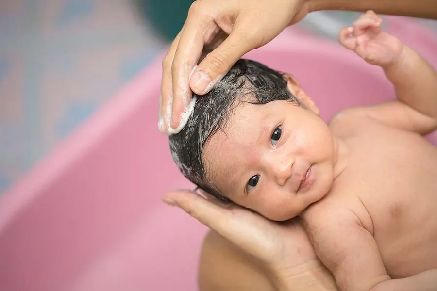 Bạn sẽ học được cách phân biệt và sử dụng các loại sữa tắm và dầu gội cho bé