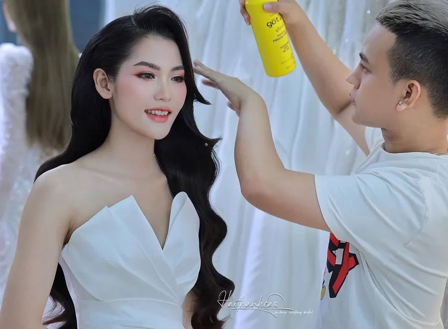 Hải Thanh Cao Makeup là một cái tên vô cùng quen thuộc đối với những ai yêu thích nghề trang điểm