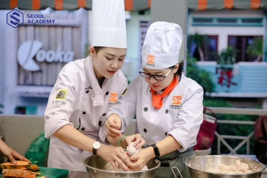 Nghề đầu bếp rất phù hợp với phái nữ