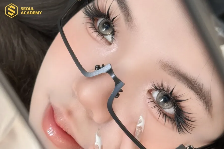 Nếu chưa biết học nối mi ở đâu uy tín bạn có thể tham khảo Cà Rốt Eyelash