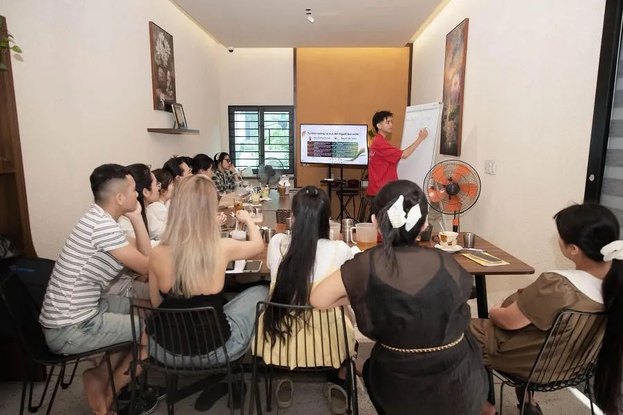 Lớp học nối mi tại Anh Đào Lashes
