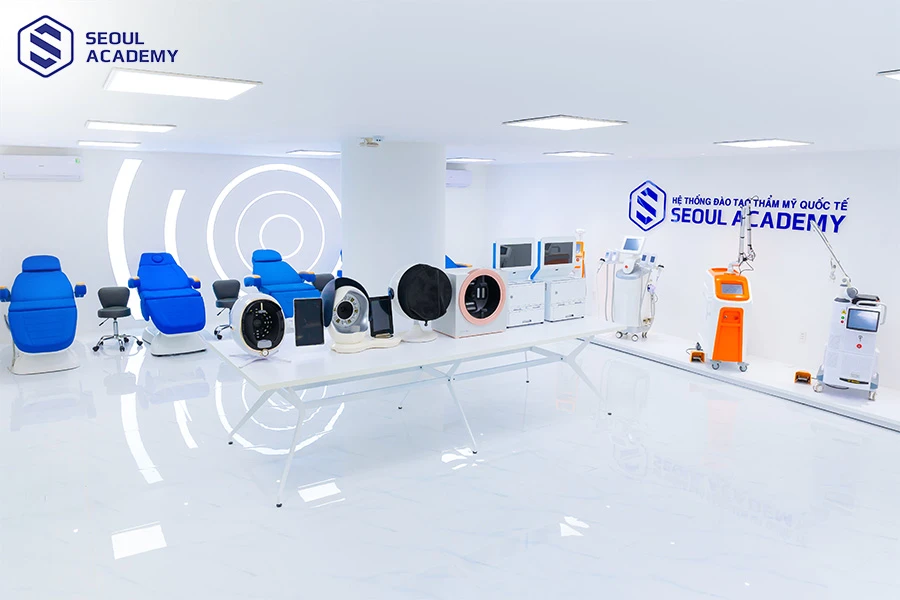Máy móc hỗ trợ quá trình làm đẹp diễn ra thuận lợi, an toàn