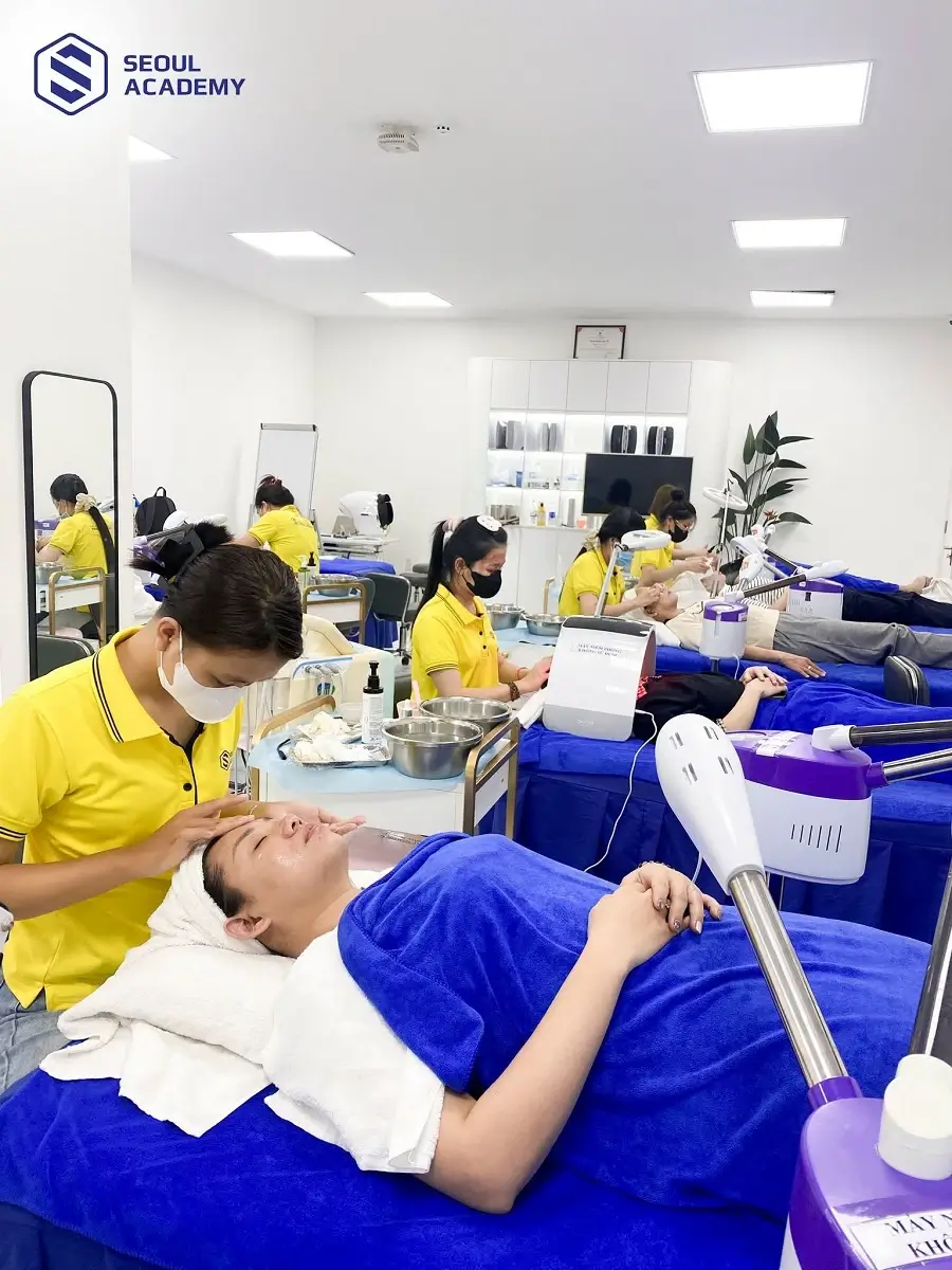 Tỉ mỉ và khéo léo là phẩm chất cần thiết đối với người lựa chọn nghề Spa
