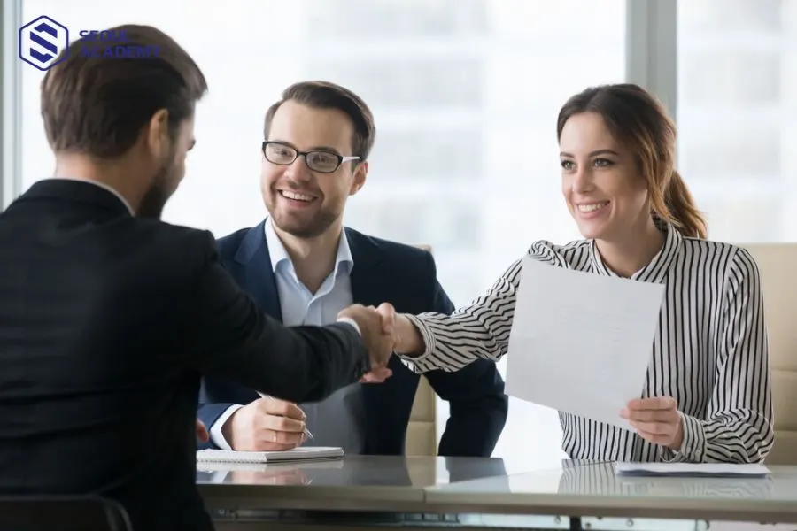 Nhà tuyển dụng sẽ hỏi điểm mạnh, điểm yếu của ứng viên