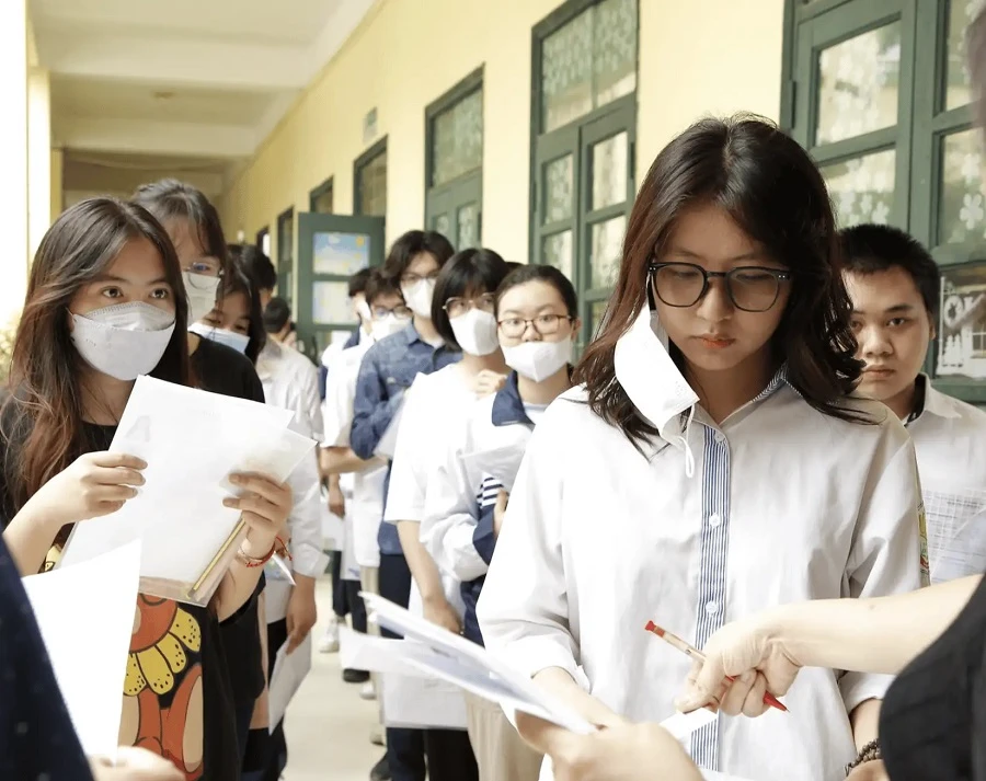 Người đi nhận bằng thay cần có giấy ủy quyền