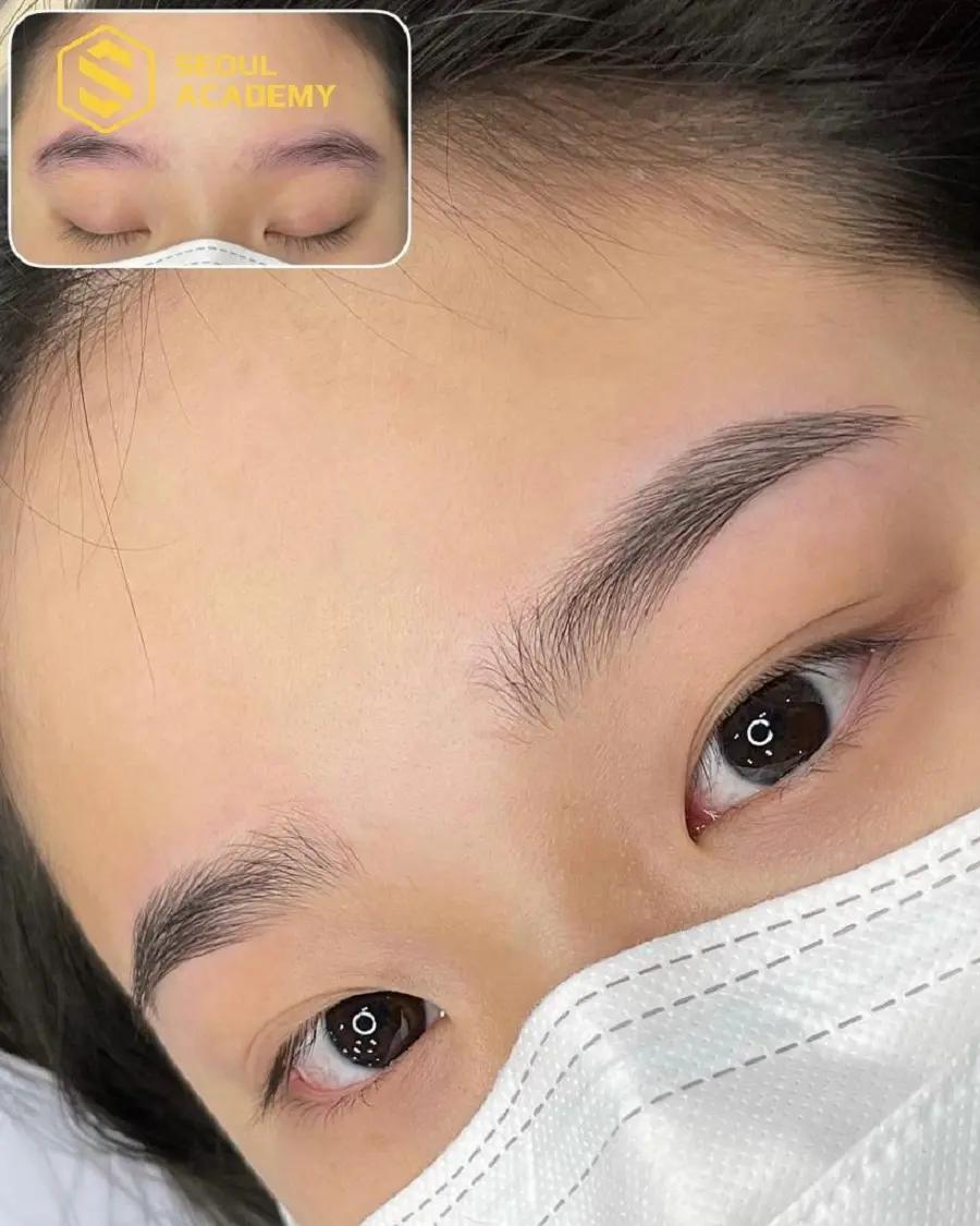 Có thể cân nhắc điêu khắc hoặc phun xăm khi sở hữu hàng lông mày rậm rạp