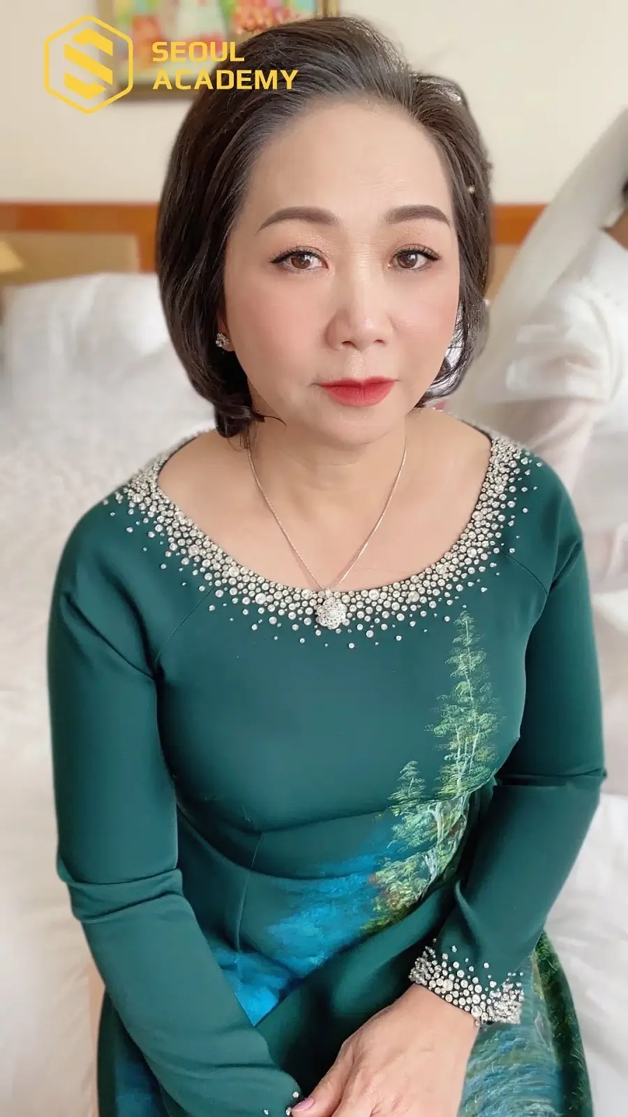Người lớn nên sử dụng những màu son nhã nhặn, thanh lịch