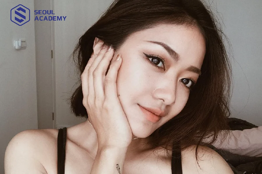 Trang điểm mắt khói nude nhẹ nhàng