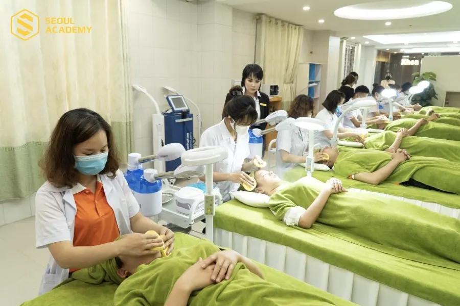 Tuyển sinh ngành Chăm sóc sắc đẹp da dạng khối thi