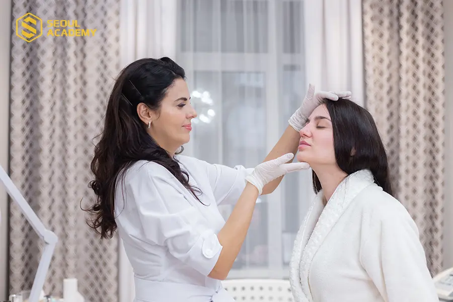 Cân nhắc giá cả và địa chỉ uy tín để phun môi thành công