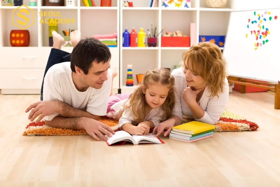 Dạy trẻ mọi lúc mọi nơi khi cảm thấy thuận tiện là phương pháp dạy trẻ lớp 1 tập đọc hiệu quả