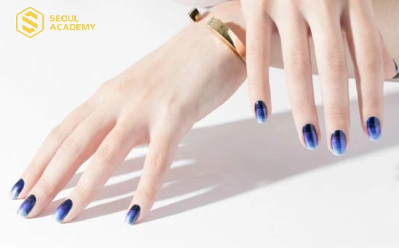 Một kiểu nail ombre khá giống với kiểu gradient