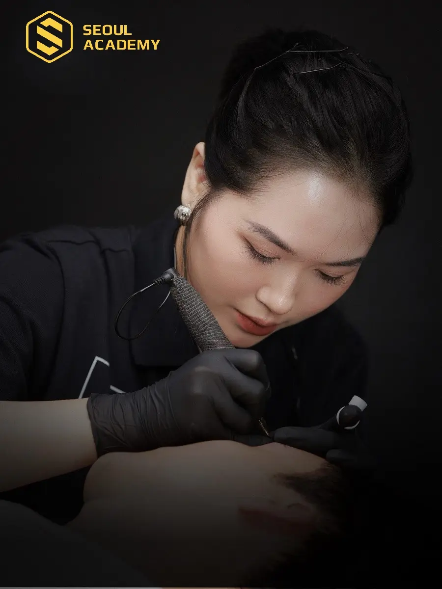 Luyện tập trên da giả trước khi vẽ trên người thật