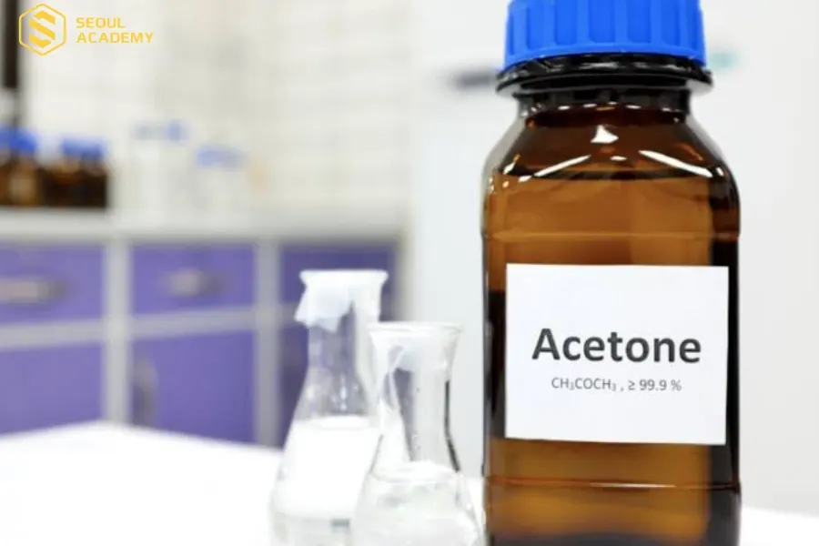 Acetone ngoài dùng để tẩy móng còn có thể pha loãng sơn