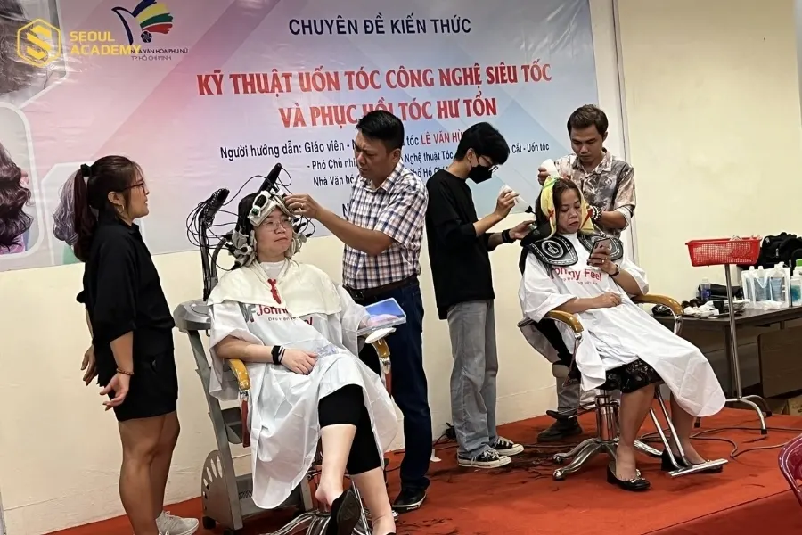 Các lớp gội đầu dưỡng sinh tại Nhà Văn hóa Phụ nữ được mở hàng tháng