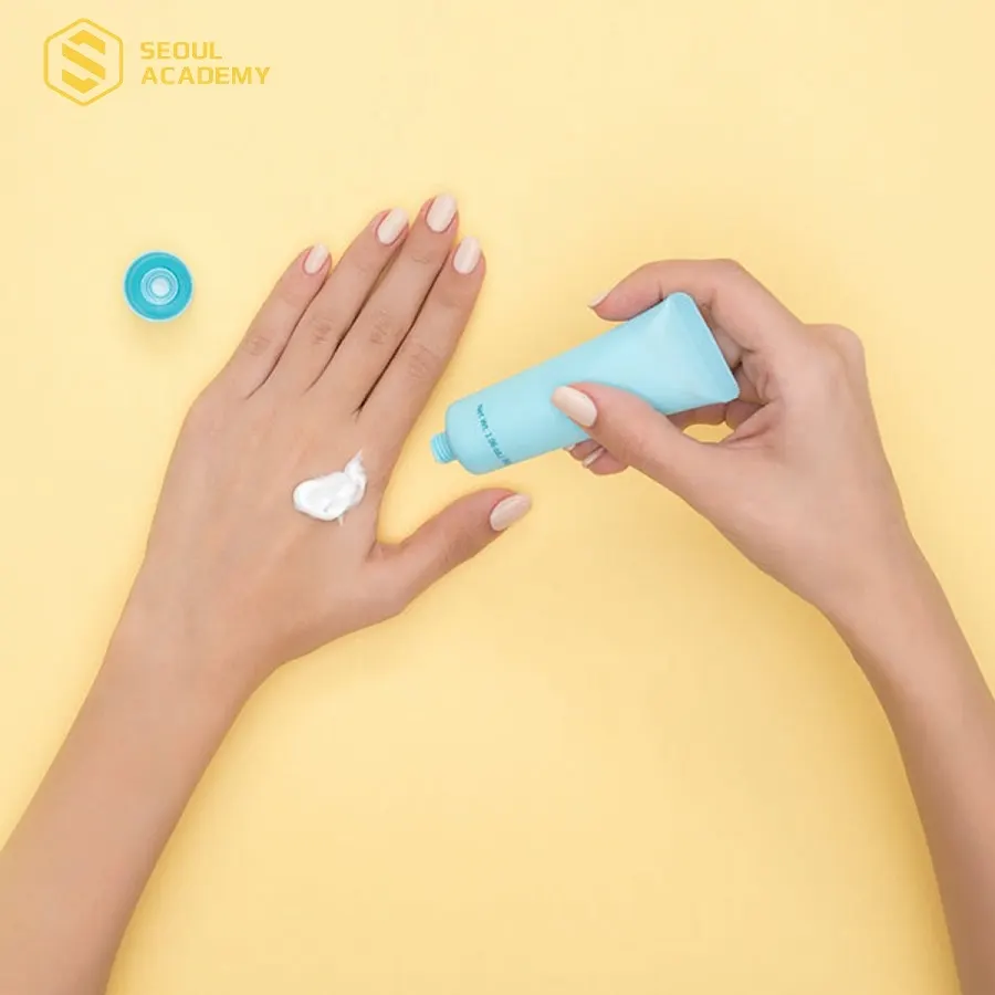 Sử dụng kem dưỡng da tay giúp cải thiện nhăn nheo hiệu quả
