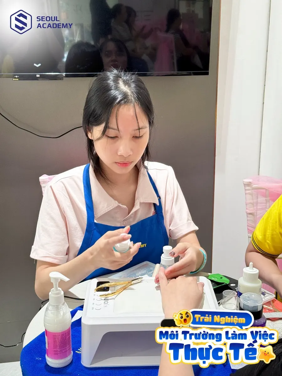 Người mới nên học nail mềm để rèn luyện thành thạo các kỹ thuật cơ bản