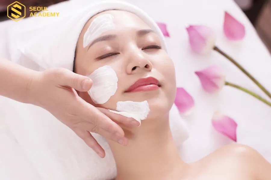 Chăm sóc da là một trong những nghề làm đẹp phổ biến