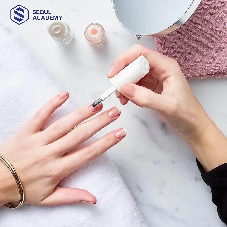 Sơn móng tay quá thường xuyên có thể tiềm ẩn nguy cơ gây ảnh hưởng đến sức khỏe