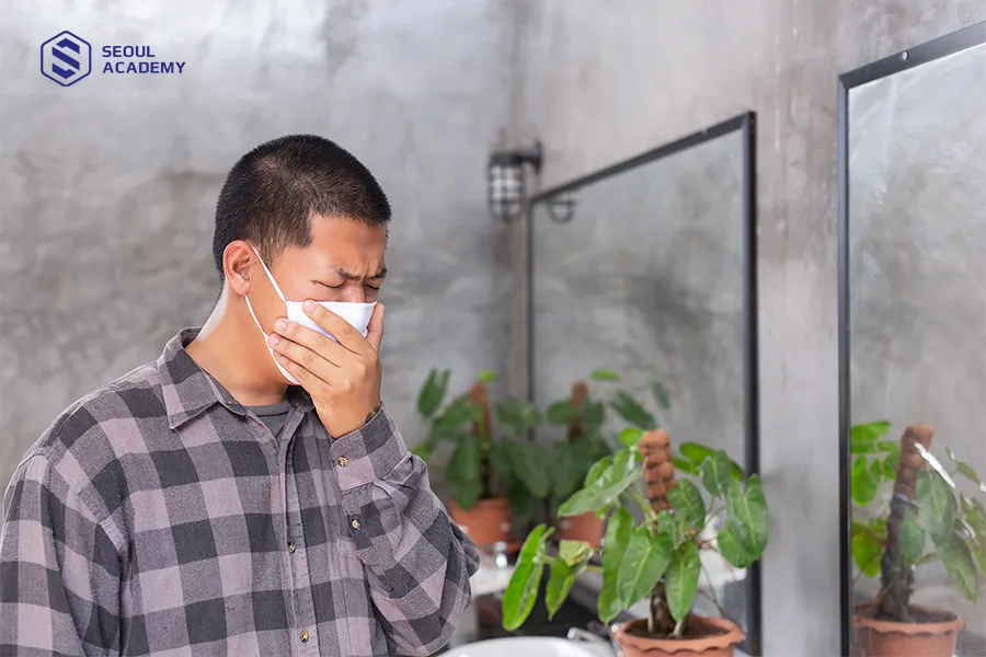 Mọi người cảm thấy khó thở khi nhiễm độc thuốc trừ sâu