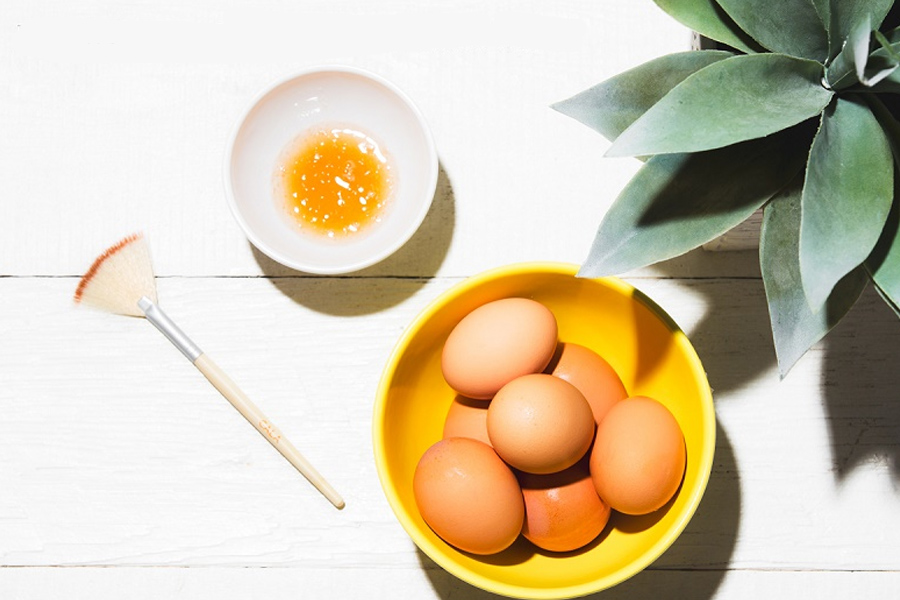 Dưỡng tóc cùng mật ong và trứng gà
