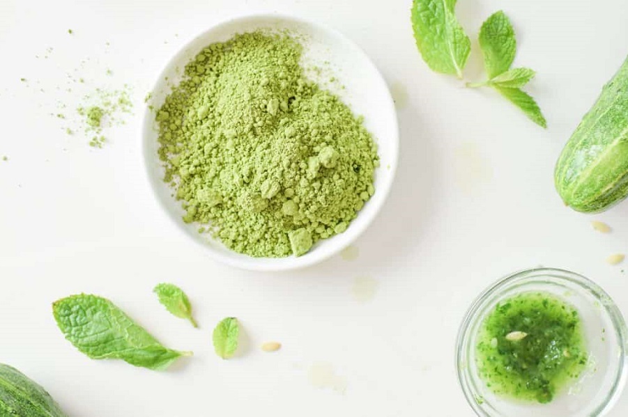 Dưỡng trắng body bằng bột trà xanh