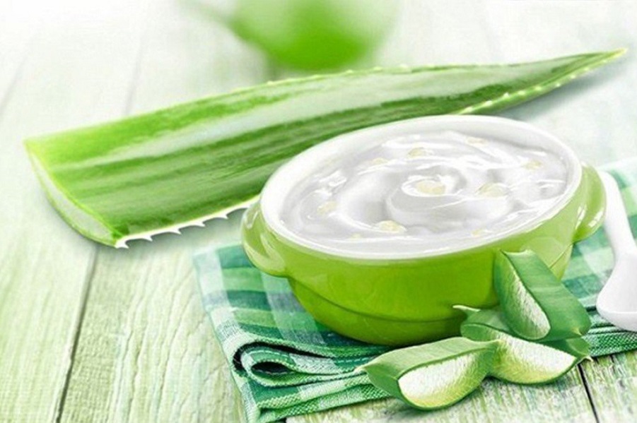 Dưỡng trắng da toàn thân bằng nha đam