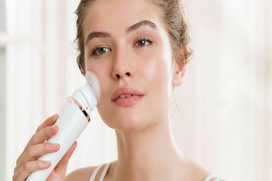 Sử dụng máy rửa mặt để tăng hiệu quả làm sạch