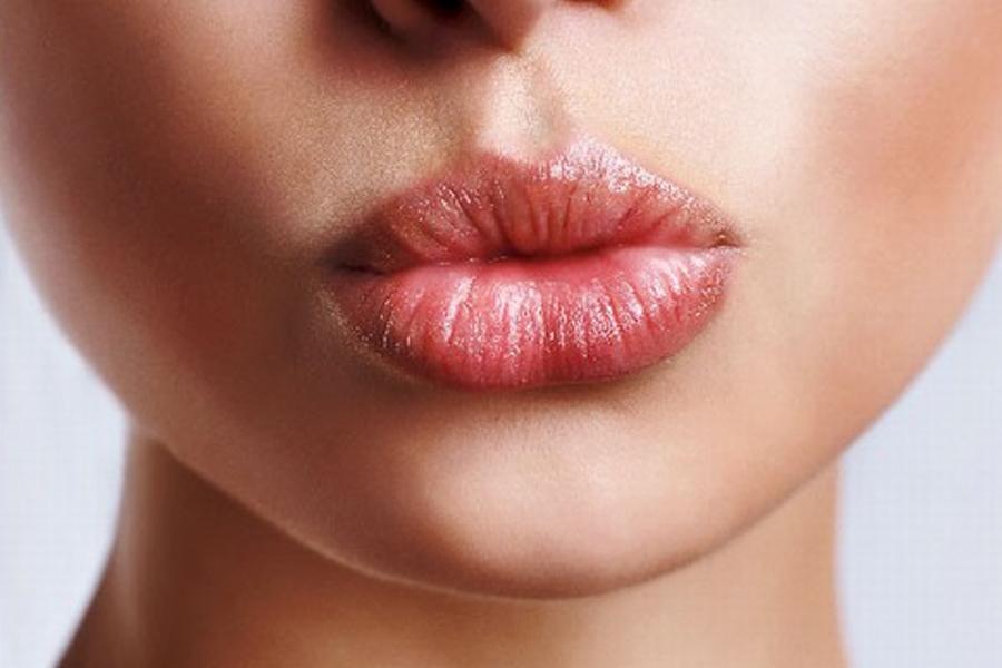 Hình ảnh thực tế ngay sau khi phun môi không ủ tê: Môi giữ nguyên dáng tự nhiên, không sưng đau hay biến dạng