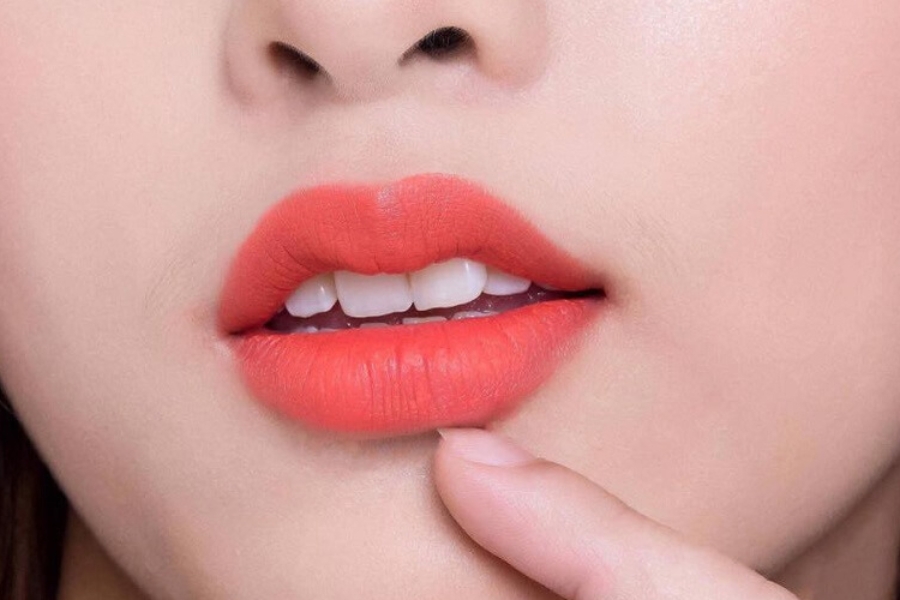 Gợi ý lựa chọn màu phun môi collagen tôn da và hài hòa với gương mặt