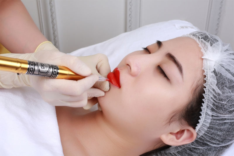 Phun môi là kỹ thuạt an toàn giúp chị em sở hữu đôi môi tươi tắn