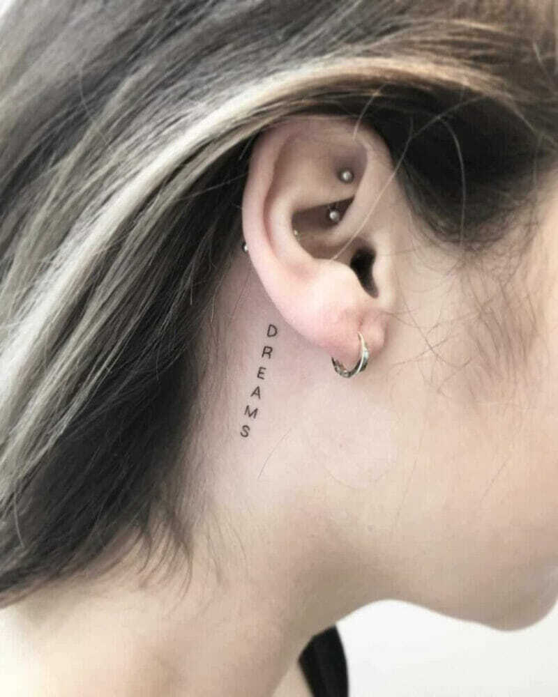 Hình xăm ở cổ chữ