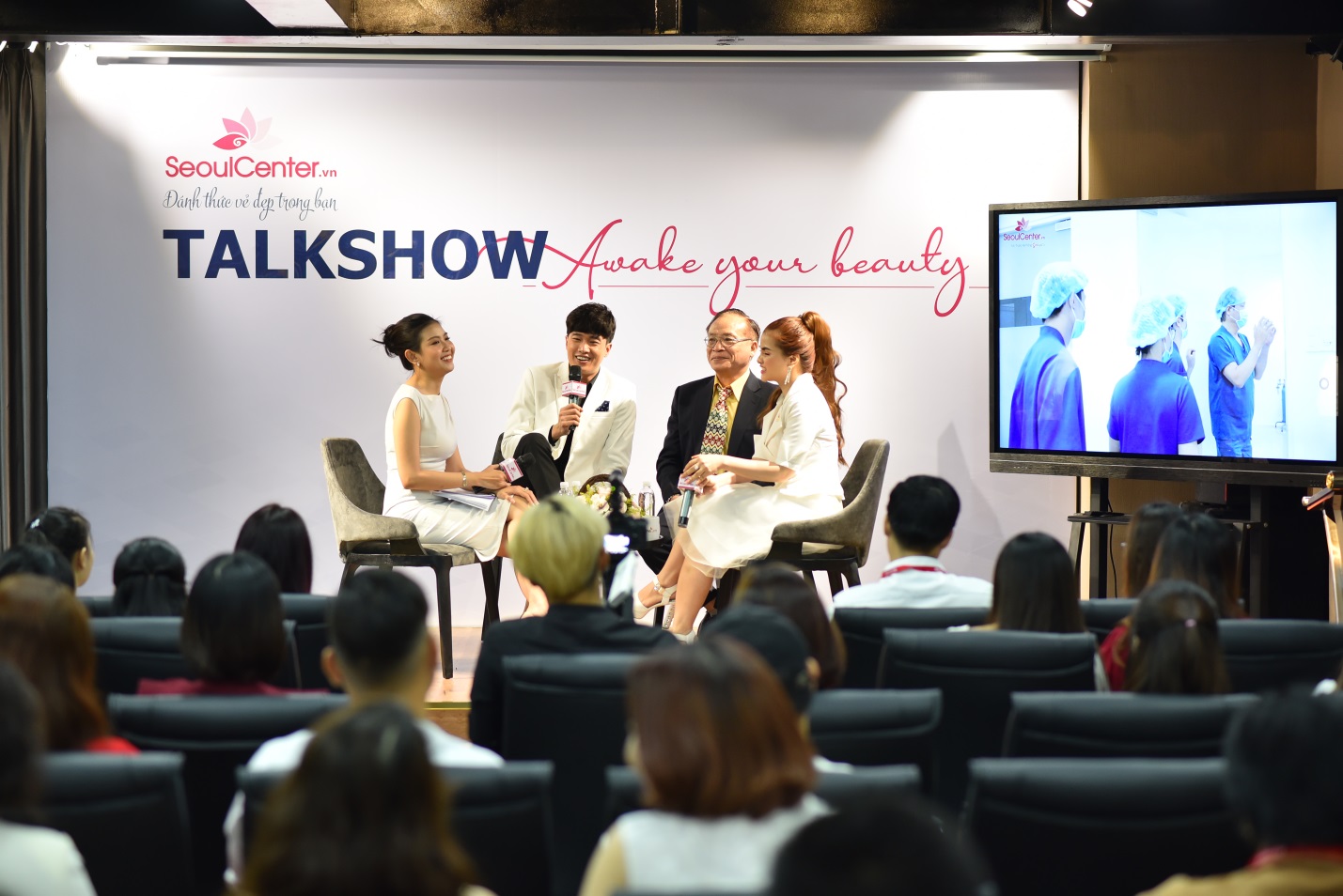 Buổi talkshow thẩm mỹ an toàn trong ngày khai trương Seoul Center