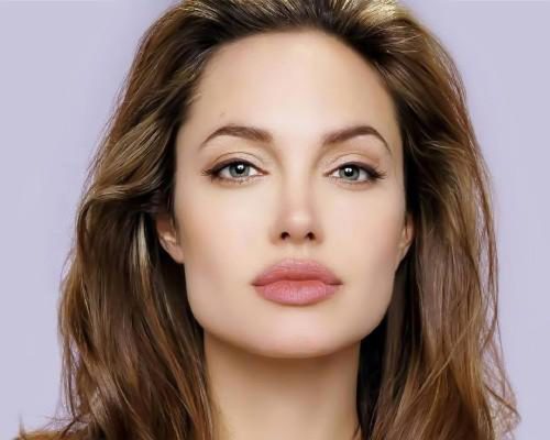 Gò má cao thường không được ưa chuộng nhiều ở các nước châu Á