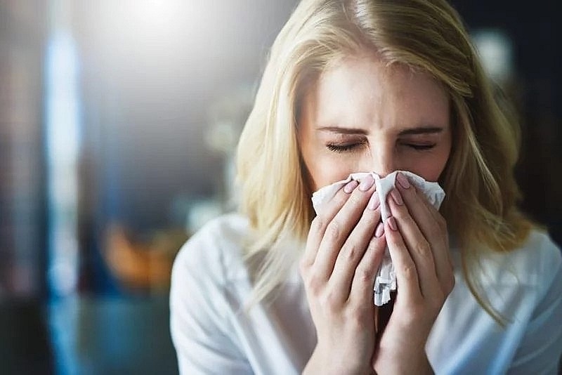 Da nổi mẩn đỏ do dị ứng thời tiết