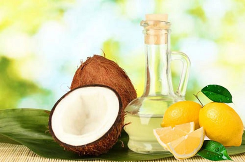 Kết hợp dầu dừa và chanh tươi để làm hồng cô bé đơn giản