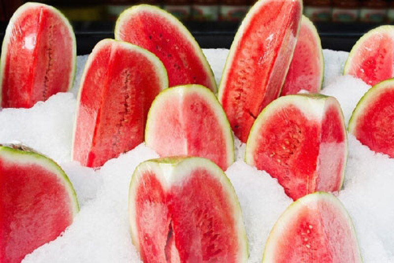 Dưa hấu ướp lạnh là một trong những món ăn dễ thực hiện, giảm cân hiệu quả