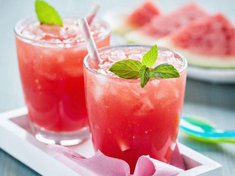 Nước ép dưa hấu chứa ít calo và hỗ trợ giảm cân tốt