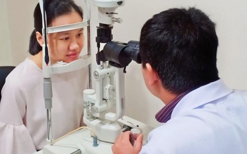 Kiểm tra mắt khi có dấu hiệu bị viêm để sớm được điều trị