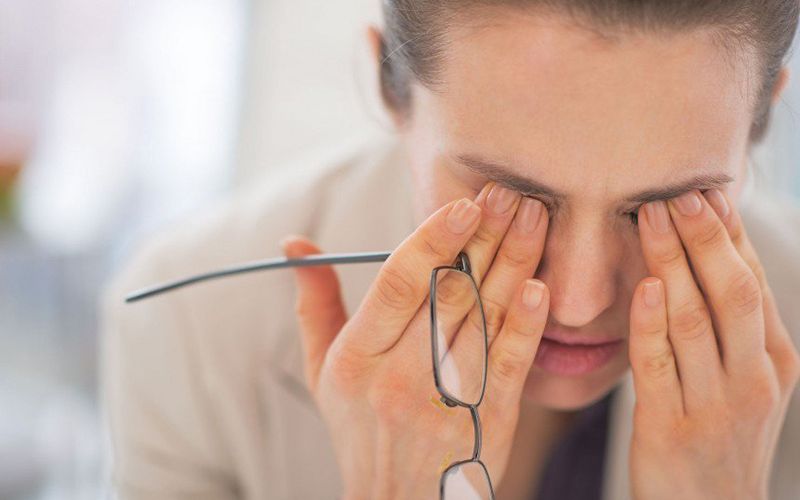 Biểu hiện mờ mắt có ảnh hưởng gì hay không?
