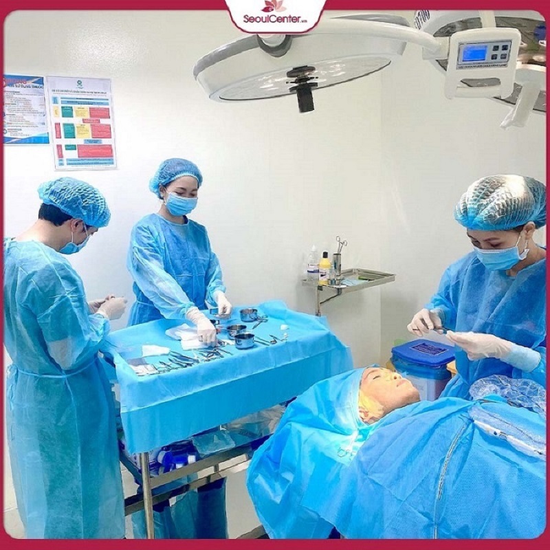 Quá trình nâng mũi được thực hiện trong không gian vô trùng, vô khuẩn