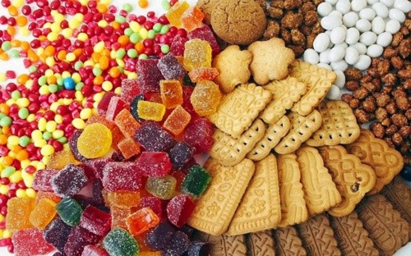 Không nên sử dụng các thực phẩm chứa nhiều đường trong bữa ăn mỗi ngày