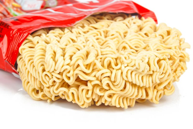 Trung bình 1 gói mì chứa 300 – 310 calo