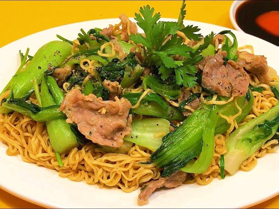 Món salad mì gói trộn có hương vị chua ngọt đặc biệt
